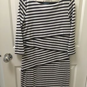 J. McLaughlin woman’s dress